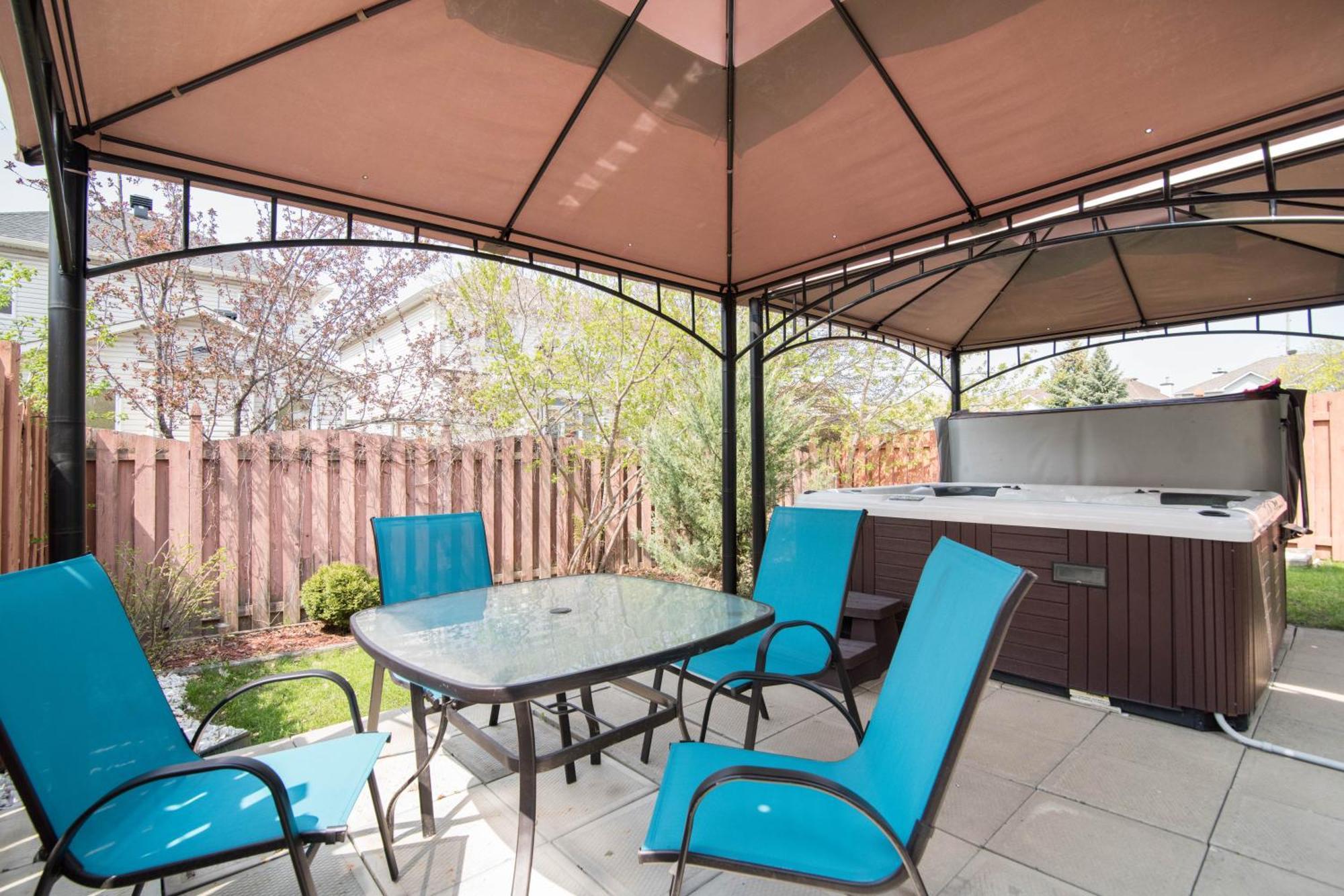 Kashy Homes Luxury With Hot Tub Ottawa
